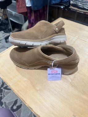 Skechers Women's Tan Slip-On Suede Clogs